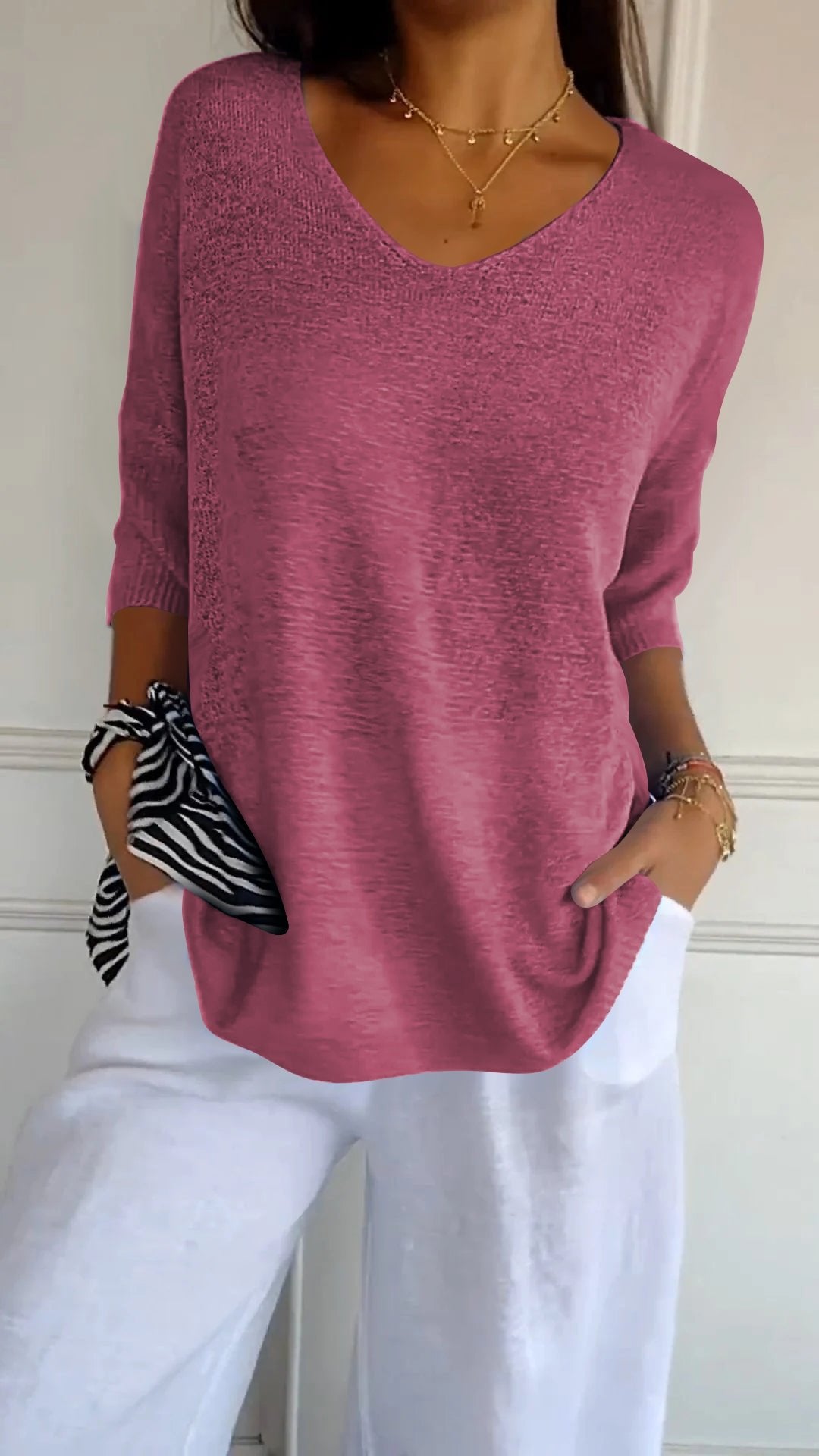 Chroma Chic™ Haut tricoté avec encolure en V, couleur unie