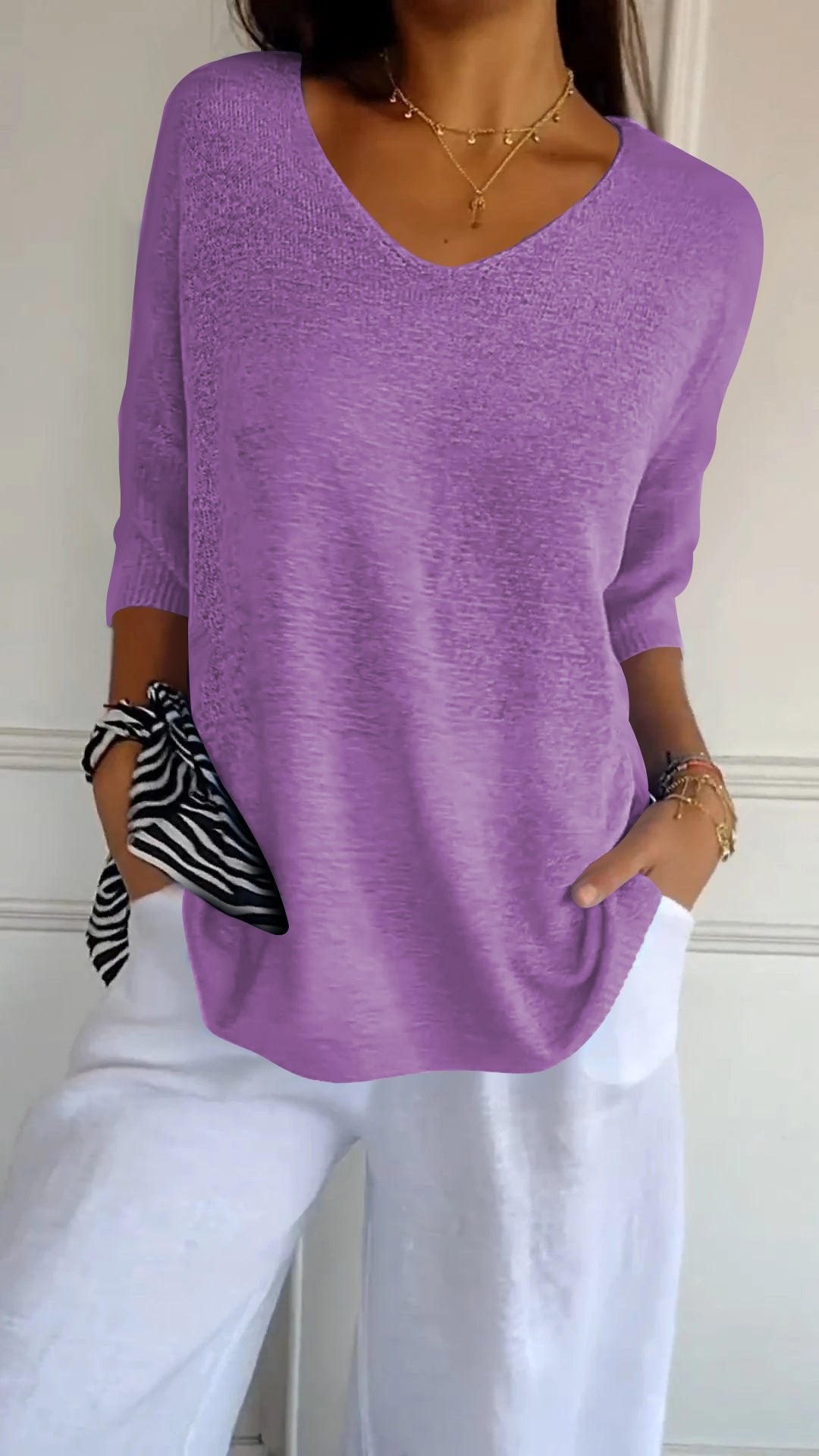 Chroma Chic™ Haut tricoté avec encolure en V, couleur unie