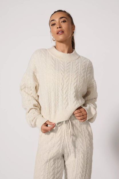 KnitFemme™ - Pull Élégant avec Finitions Raffinées
