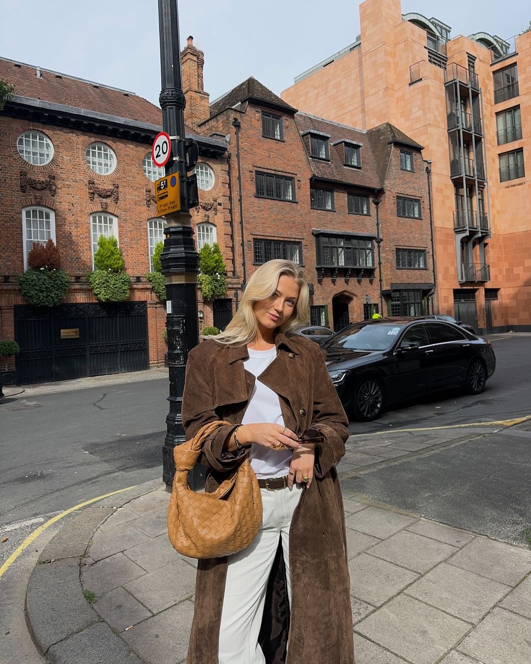 CityGlam™ Trenchcoat – Élégance Raffinée pour le Jour et la Nuit