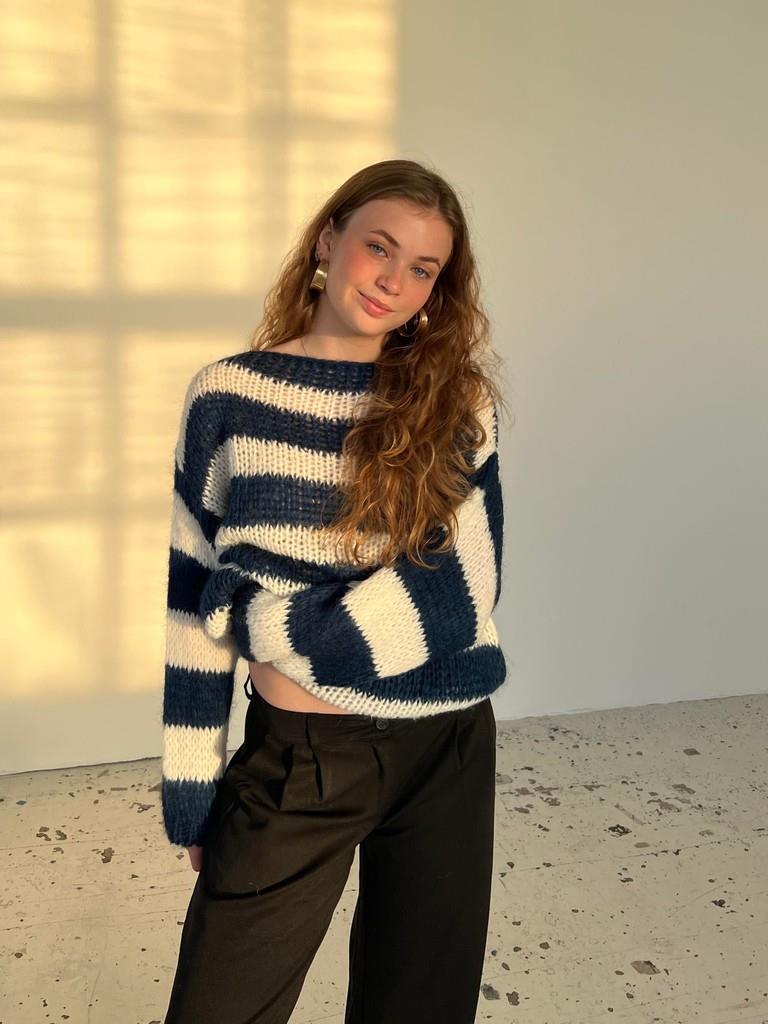 Pull Élégant À Rayures Subtiles StrikChic™