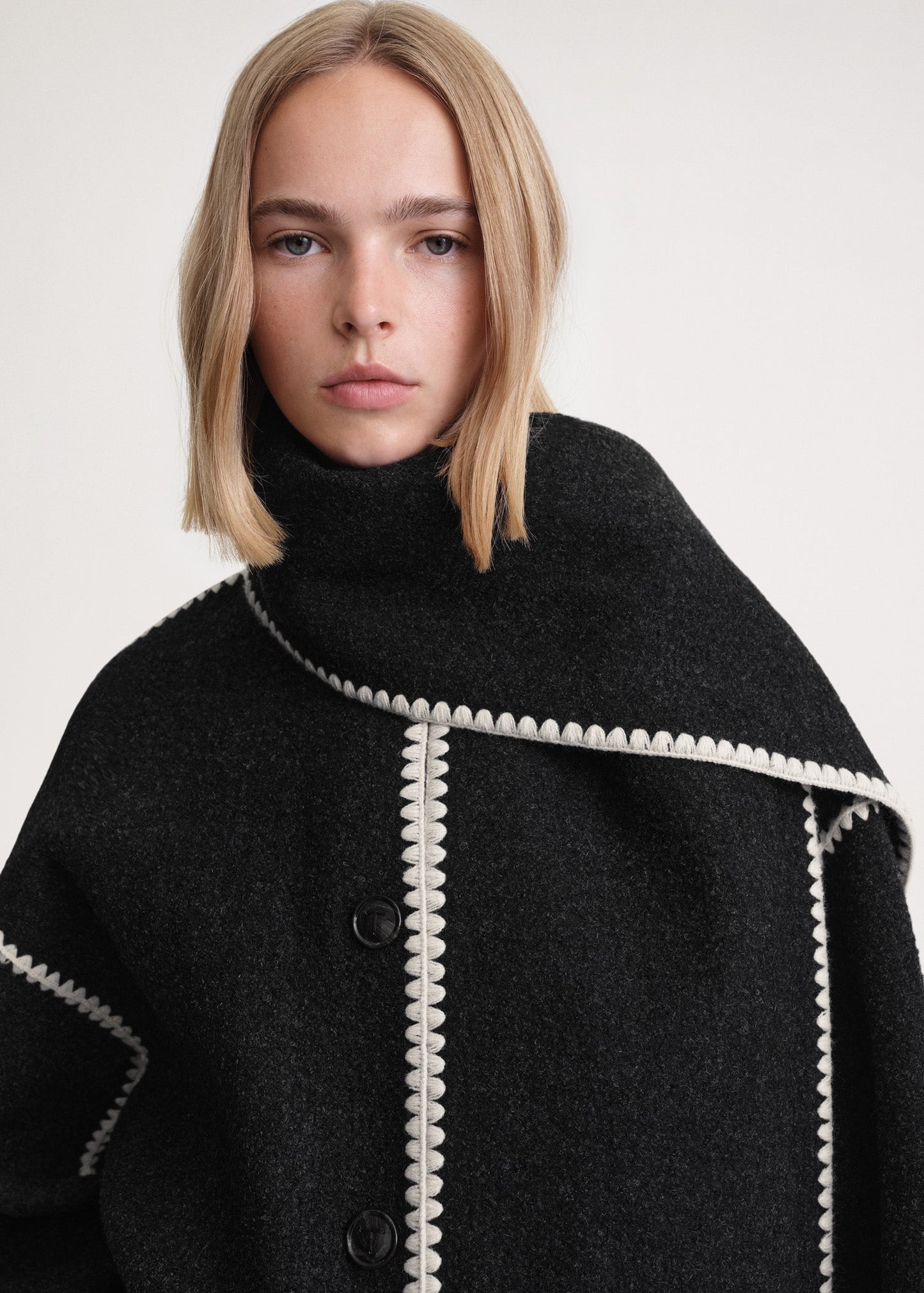 AutumnCharm™ Manteau Tendance avec Écharpe Intégrée